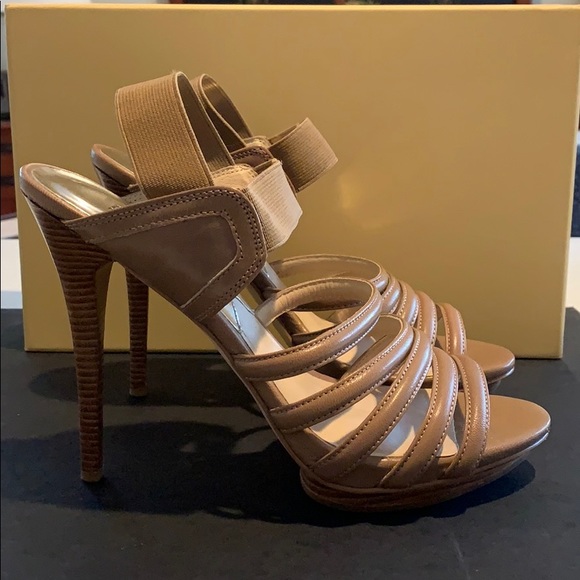Michael Kors strappy Sandals - Picture 3 of 8